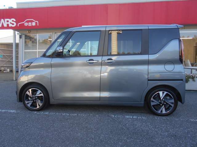 ご愛用車にはボディのガラスコ-ティングをお勧めします。強固なガラス被膜とフッ素化合物被膜を形成することで汚れをつきにくくし、輝きを保護致します。