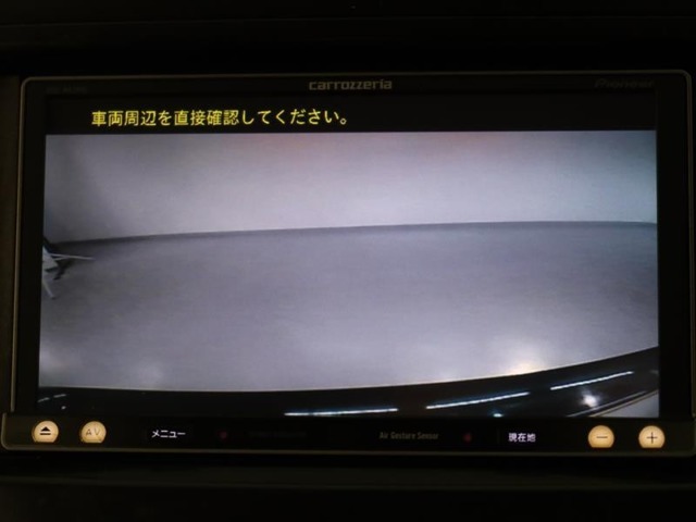 バックガイドモニターで、後方を確認しながら安心して駐車することができます。運転初心者も熟練者も必須の機能ですよ！