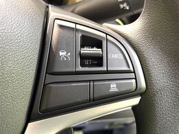 【アダプティブクルーズコントロール】高速道路での長距離走行が楽に！！自動で速度を保つクルーズコントロールが、衝突軽減システムと連携し、前方の車両を感知して車間を保つように速度調節してくれます！！