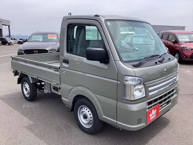 鶴田自動車は笑顔で働ける職場作りに常日頃から励んでいます。元気で笑顔あふれるスタッフが親切丁寧に対応できるお店作りを目指し車検、新車中古車販売、鈑金塗装、自動車保険、を行っております。