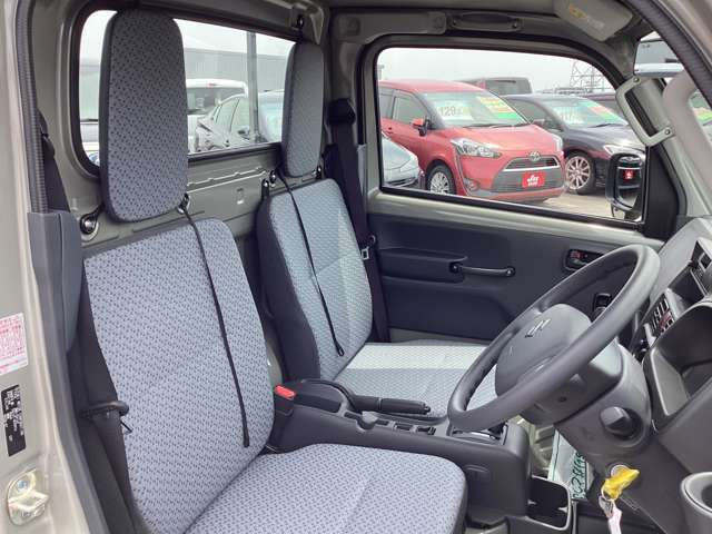 それぞれの分野のプロがお車の悩みや疑問に親身になって対応させていただきます。
