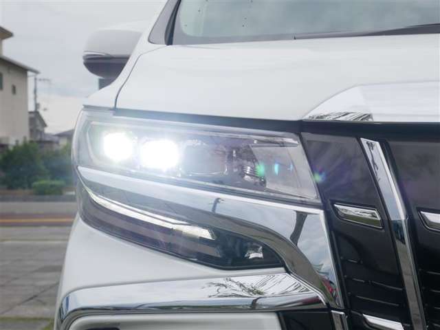 LEDヘッドライト(オートライト付き)