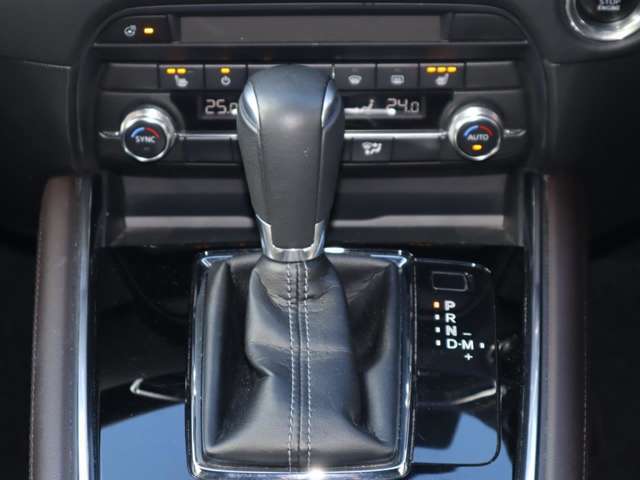 DCT、CVT、従来型のATなど、すべてのトランスミッションの利点を集約し、ロックアップ領域を大幅に拡大し伝達効率の向上とマニュアルトランスミッションのようなダイレクト感を実現した自社製ATです。