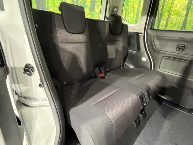 高品質なオリジナルフロアマットもオプションにてご用意しております。お好きなデザインやカラーをお車に合わせて選んでいただくことができます♪