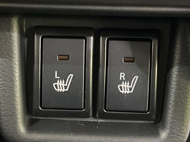 【シートヒーター】寒い日に重宝するシートヒーター！エアコンより早く温まってくれるので寒がりの人も安心ですね♪エアコンの温風は乾燥するから苦手、という方にもをおすすめです。