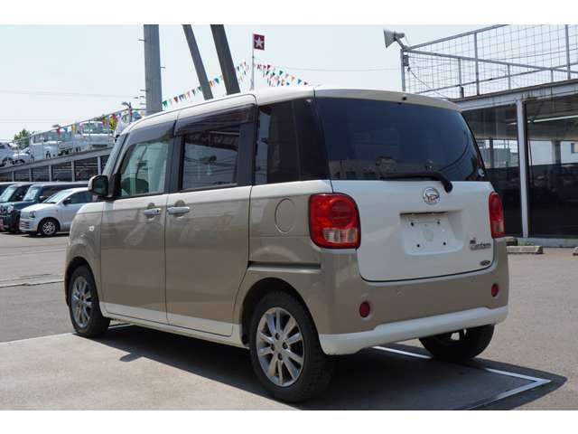 当店は札幌市東区にて、昭和51年より新車中古車の総合ディーラーを営んでおります。展示台数は約200台、様々な車種を取り揃えておりますので、お車をお探しの方はお気軽に足をお運びくださいませ。