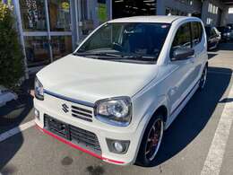 この度は、当社のお車をご覧頂き誠にありがとうございます。お車の状態や、装備の詳細はご連絡ください。担当者がご案内させていただきます