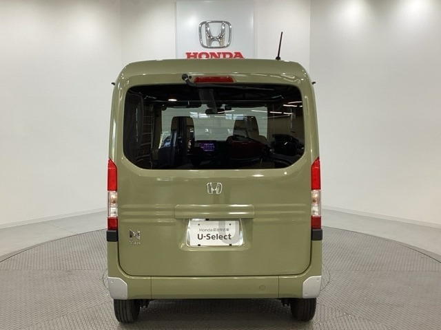 【Honda認定中古車 U-Select】　は3つの安心をお約束します。　1　Hondaのプロが整備した安心。 2　第三者機関がチェックした安心。　3　購入後もHondaが保証する安心。