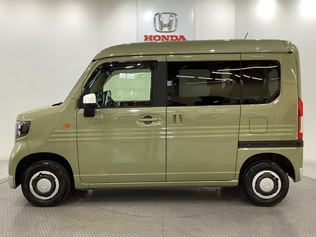 購入後も自社指定整備工場完備でお客様の愛車をしっかりサポート致します！御納車時には安全かつ安心してお乗り頂けるようホンダ専門知識を持つ整備スタッフが点検・整備・装備も説明をしてお渡ししております。