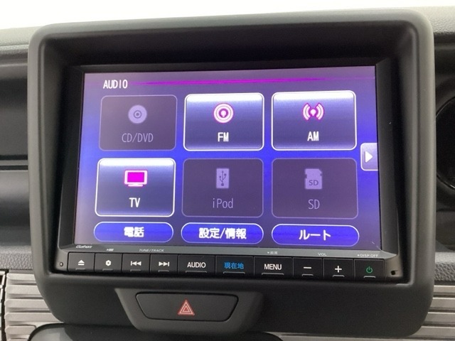 ナビゲーションはフルセグTV、インターナビ対応のGathers純正メモリーナビを搭載しています。Bluetoothオーディオ機能がありますので、スマートフォンなどの音楽も再生できます。