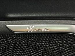 ●Burmesterサラウンドシステム：ハイエンドオーディオ専門メーカーが手掛ける車専用のプレミアムスピーカーを装備。多数のスピーカーから、音の粒立ちまで分かる高品質な音楽をお楽しみいただけます。