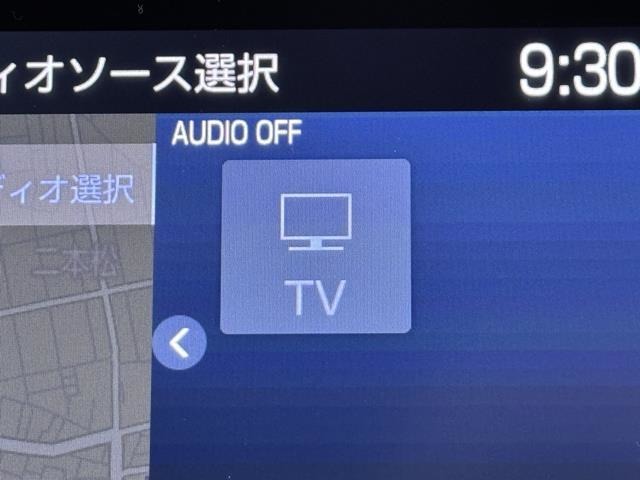 TVが見れるチューナーを装備しています。　新しい車でも付いていないことで、TVが見れない事も多々あるので要チェックです。