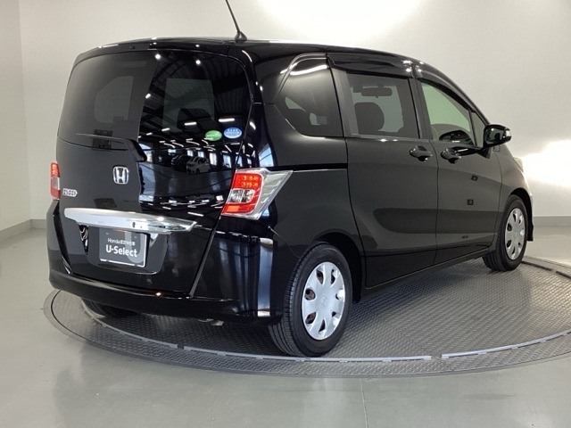 ご覧のように綺麗にクリーニングされており、とてもキレイなボディですよ。外装はもちろん内装も綺麗です。