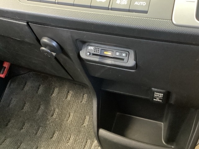 ETC付いてます。ETCが使用可能な道路通行料はキャッシュレスでスマートに走行できます。再セットアップして納車致します。