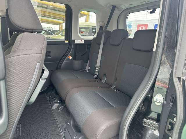 ★5年間新車保障★初度登録から5年間の新車保証が含まれています。長期間、安心してお乗り頂けます！保障費用は支払総額に含まれています！遠方のお客様は保証継承後、お近くのディーラーにて保証が受けられます！