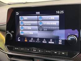【純正ナビ】人気の純正ナビを装備しております。ナビの使いやすさはもちろん、オーディオ機能も充実！キャンプや旅行はもちろん、通勤や買い物など普段のドライブも楽しくなるはず♪