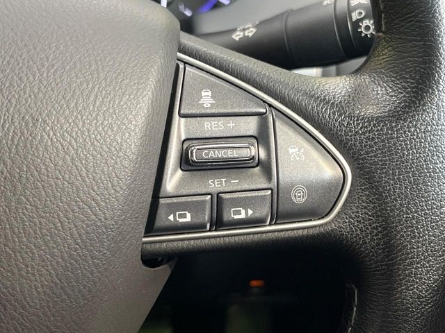 【エマージェンシーブレーキ】走行中に前方の車両等を認識し、衝突しそうな時は警報とブレーキで衝突回避と被害軽減をアシスト。より安全にドライブをお楽しみいただけます。
