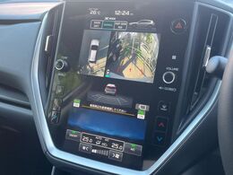 【マルチテレインモニター】車のフロントやサイドのカメラ画像を同時にモニター表示することで、悪路や狭い道を走行時でも周囲の状況確認ができ安心！本格SUVにうれしい装備です♪