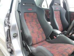 運転席・助手席共に状態良好です！