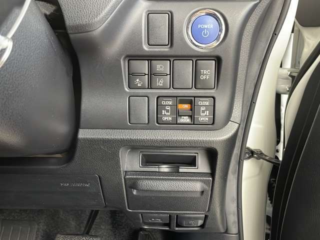 【運転席操作部】快適なドライブを楽しむための機能が装備されています！運転席から触れるので、使いやすいです！除菌プランいれていただくと、さらに清潔で安心していただけます！