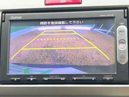 バックカメラがついて後方確認が簡単にできます！苦手としている車庫入れ等も安心して出来ますね！凄く需要の高い装備ですので、最初から付いていれば言う事なしですよね！？