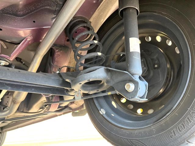 お車を安心してお乗りいただく為には、足回りの定期点検が欠かせません。サービスサポート（有償保証）では無料点検もご提供しており、安心のカーライフをお過ごしいただけるサポート体制が整っています。