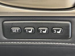 【メモリー機能付きパワーシート】ドライバーごとに設定したシート位置を記憶して、ボタン一つで切り替えできる便利な機能！運転する方が複数名いらっしゃるご家庭におすすめです♪