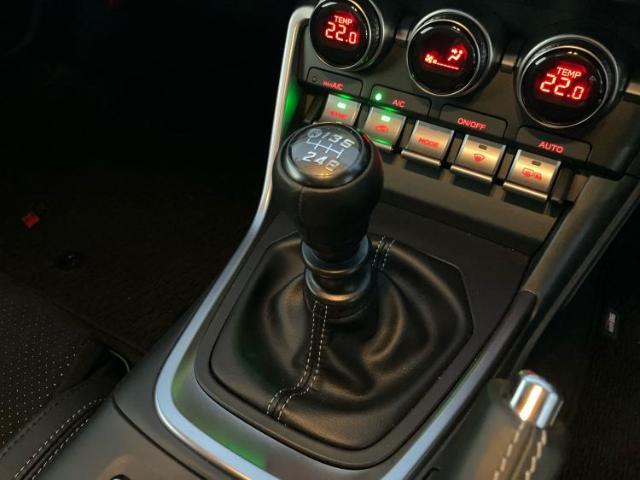 お車に合わせて無料保証以外にも、保証範囲、期間、距離を拡充させた有料保証もご用意しております！中古車の購入が初めてで不安・・・というお客様もご安心ください！