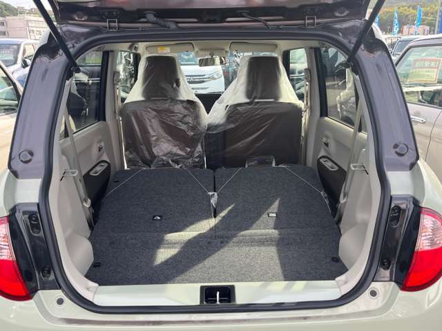 ☆お車についた傷やヘコミ、事故の修理もハヤシにお任せください。自社鈑金工場で修理ができますの安心です☆