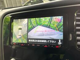 【マルチアラウンドモニター】専用のカメラにより、上から見下ろしたような視点で360度クルマの周囲を確認することができます☆死角部分も確認しやすく、狭い場所での切り返しや駐車もスムーズに行えます。