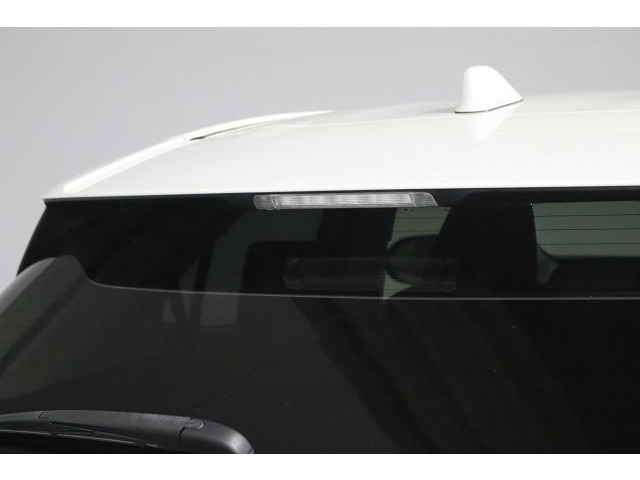目線の高さに近いストップランプが、後続車にブレーキを踏んだことを知らせるので安全性もUPします。