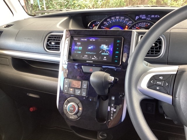 ケンウッド製ナビ搭載なので、遠方へのドライブもお任せ下さい！