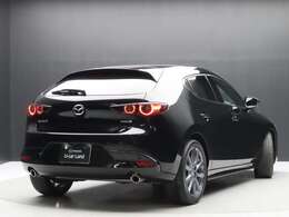 ☆ジェットブラックマイカのMAZDA3　ファストバック☆