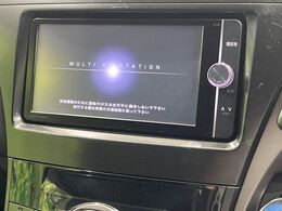 【純正ナビ】人気の純正ナビを装備。オーディオ機能も充実しており、Bluetooth接続すればお持ちのスマホやMP3プレイヤーの音楽を再生可能！毎日の運転がさらに楽しくなります！！