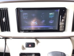 【オーディオ機能】ナビに一体のオーディオは、フルセグTVの他にDVD/CDプレーヤーを装備♪もちろんFM/AMラジオもお聞きいただけますよ♪
