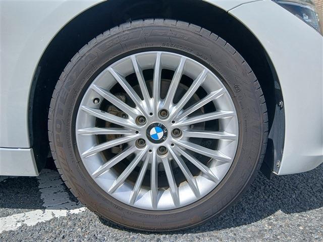 お客様に安心のお車選びをお手伝いできるよう弊社では多数の資格保有者が在籍しております。