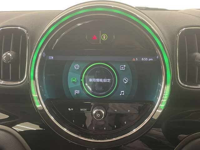 【運転席操作部】『運転席周辺の装備』の画像になります。快適なドライブを楽しむための機能が装備されています！運転席から触れるので使いやすいです！