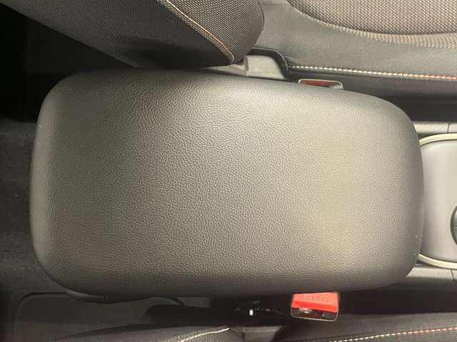 オートローンの取扱種類と致しましては【通常ローン】【残価設定型】【自由返済型】【リース型】とお客様のご希望にお合わせできるプランをご用意いたしました。