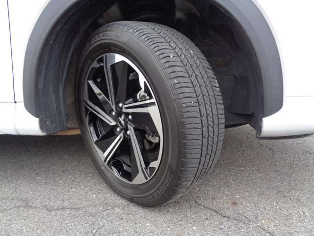 純正18インチアルミ！遠方の方も大歓迎！お店に来れない方も電話で是非聞いてください！詳細は電話だけでなく、添付ファイルにて画像をメールにて送ることも可能です！是非お気軽にお問い合わせ下さい！