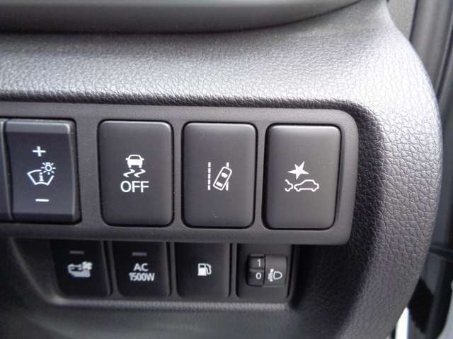 当社では1台1台のコメントに乗り出し【総額表示】を明記しております。諸費用はお客様から見えない部分なので不透明な諸費用を【総額表示】で明確にしてあります。是非乗り出しで比べてください！