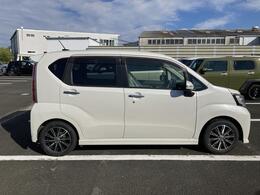 静岡ダイハツの中古車は、展示前に徹底した洗車や室内清掃を実施しております。