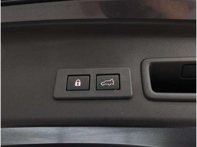 アツミモータースでは人気の中古車を常時1500台展示！掲載車両以外にも当社ホームページにて検索できます！