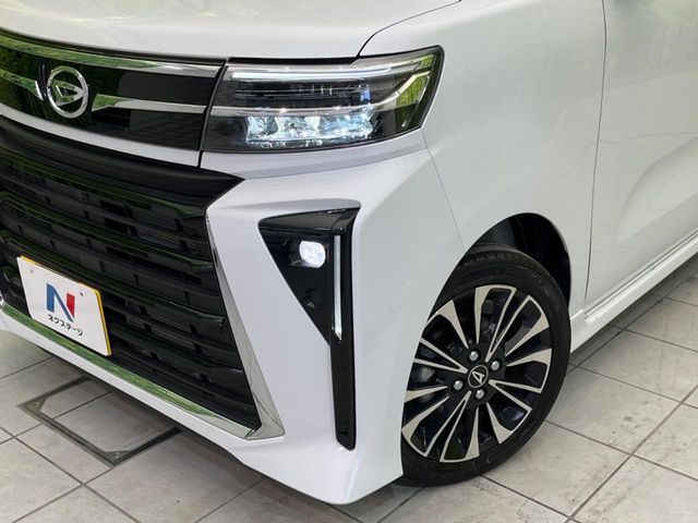 【LEDヘッドライト】悪天候や夜間走行時も良好な視界を確保し安心して運転できる高輝度LEDヘッドライトを装備！点灯速度が早く、消費電力も抑えられています。