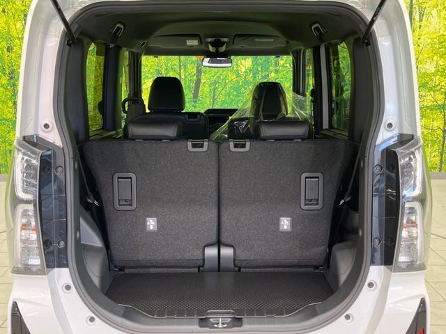 普段のお買い物や通勤、送迎等に十分な荷室スペースを確保しております。セカンドシートを倒すと、大きな荷物の積載も可能です♪
