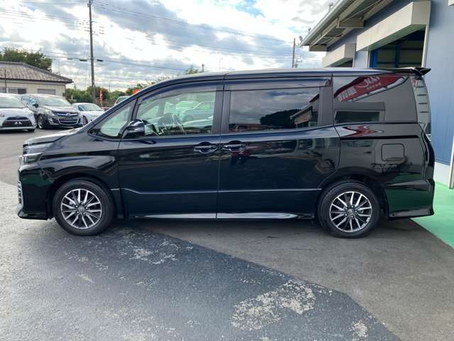 お車については、1台1台丁寧に内外装仕上げております。そのため、全商品車にスタッフの愛情が詰まっています♪