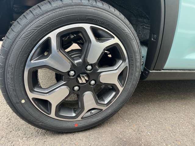 ☆お車についた傷やヘコミ、事故の修理もハヤシにお任せください。自社鈑金工場で修理ができますの安心です☆