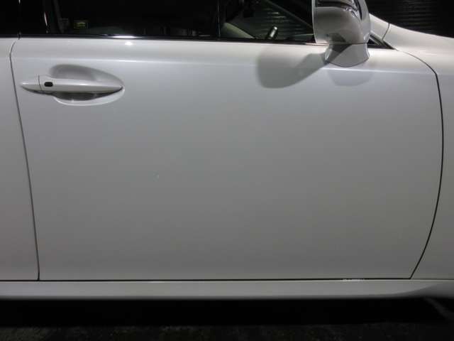 オンライン相談　スマホのカメラで車の細部をみながらのオンライン商談、ご来店なしでの契約、ローンの審査もかんたんです。