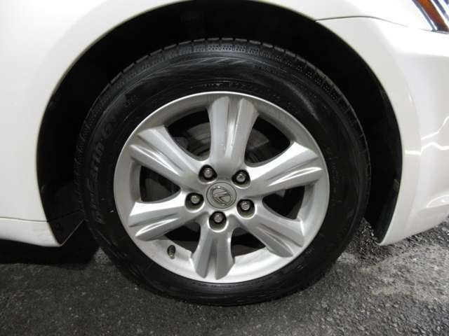 当社の整備はディーラー、認証工場と提携しております。走行テスト、点検、整備と各職人さんに当社が心を鬼にして良い状態に仕上げることに全力を尽くさせます！