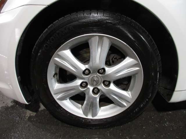 当社の整備はディーラー、認証工場と提携しております。走行テスト、点検、整備と各職人さんに当社が心を鬼にして良い状態に仕上げることに全力を尽くさせます！