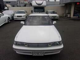 お気軽にお問い合わせください。禁煙車、実走行44000キロ！車内には新車時の保護ビニールが各所に残っている程、状態の良好な、81マークIIグランデのご紹介になります！